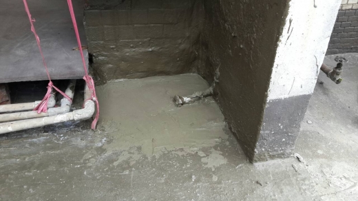 24.台北市-屋頂排水管漏水