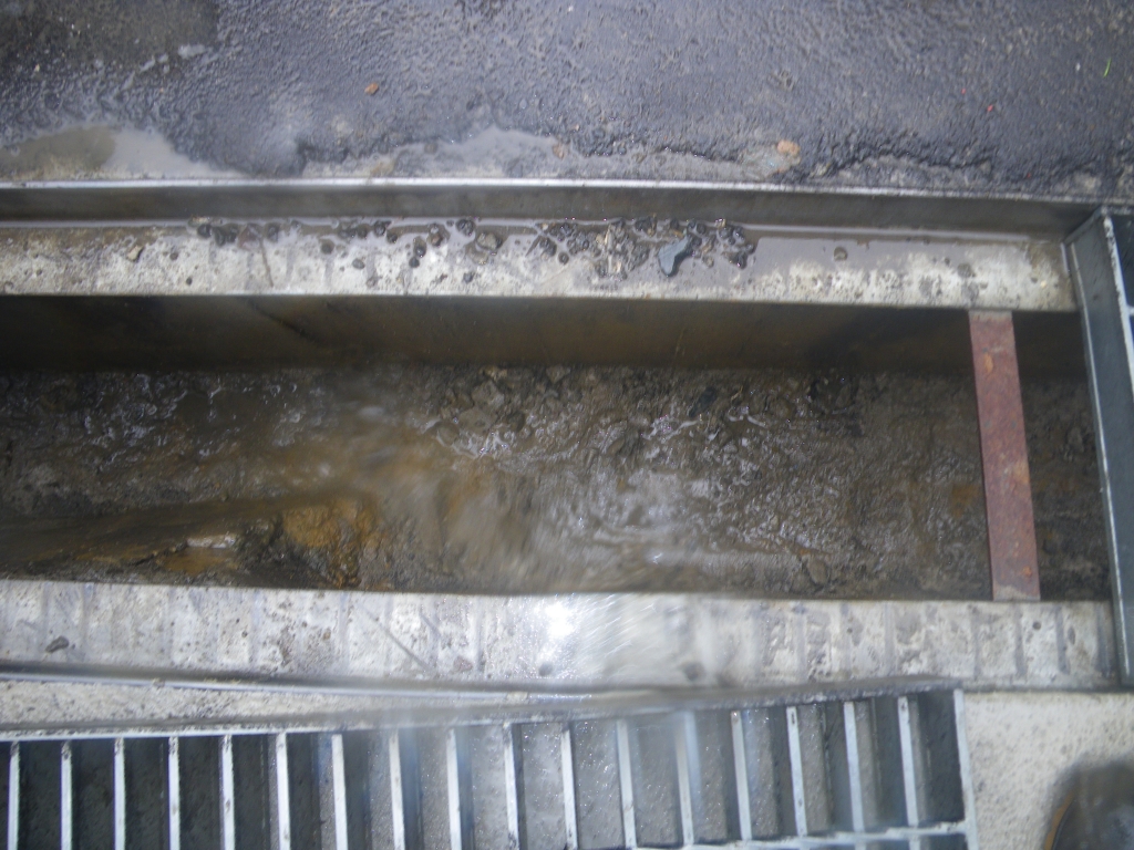 桃園排水溝污泥清理