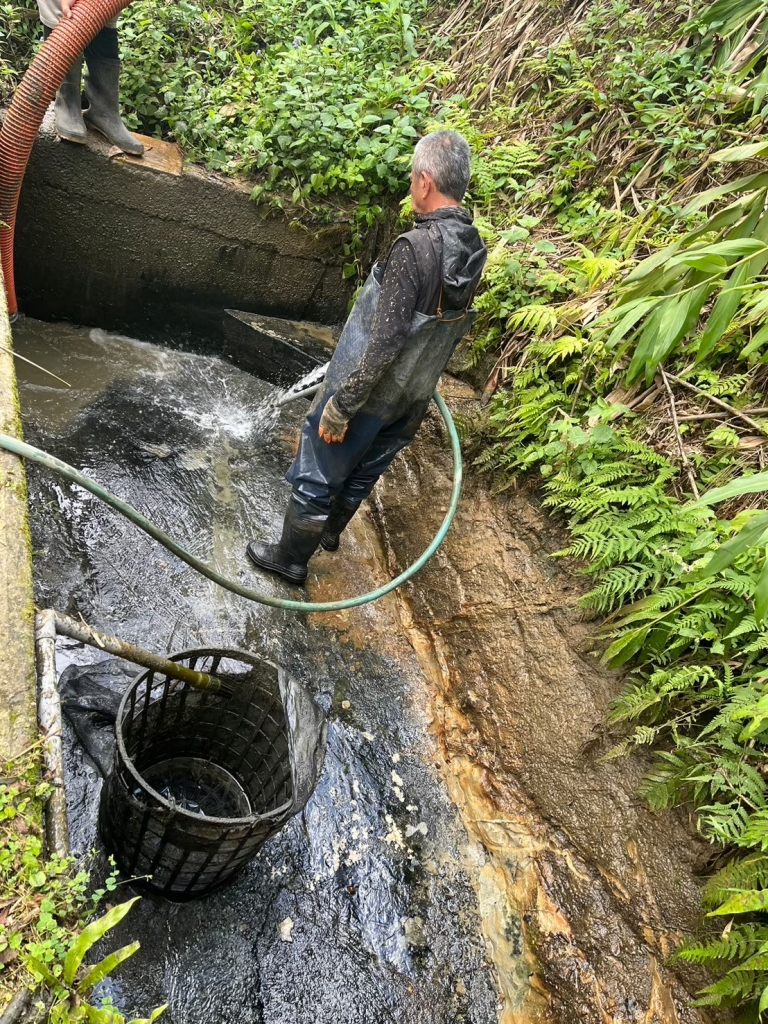 水刀清洗污泥沉澱池