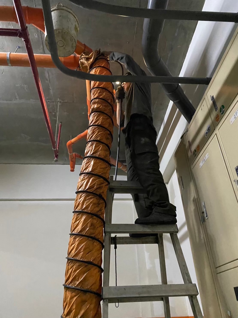 水刀清洗社區大樓污水管