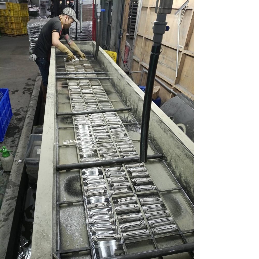 磁力震動製程 (適用高精度零件)