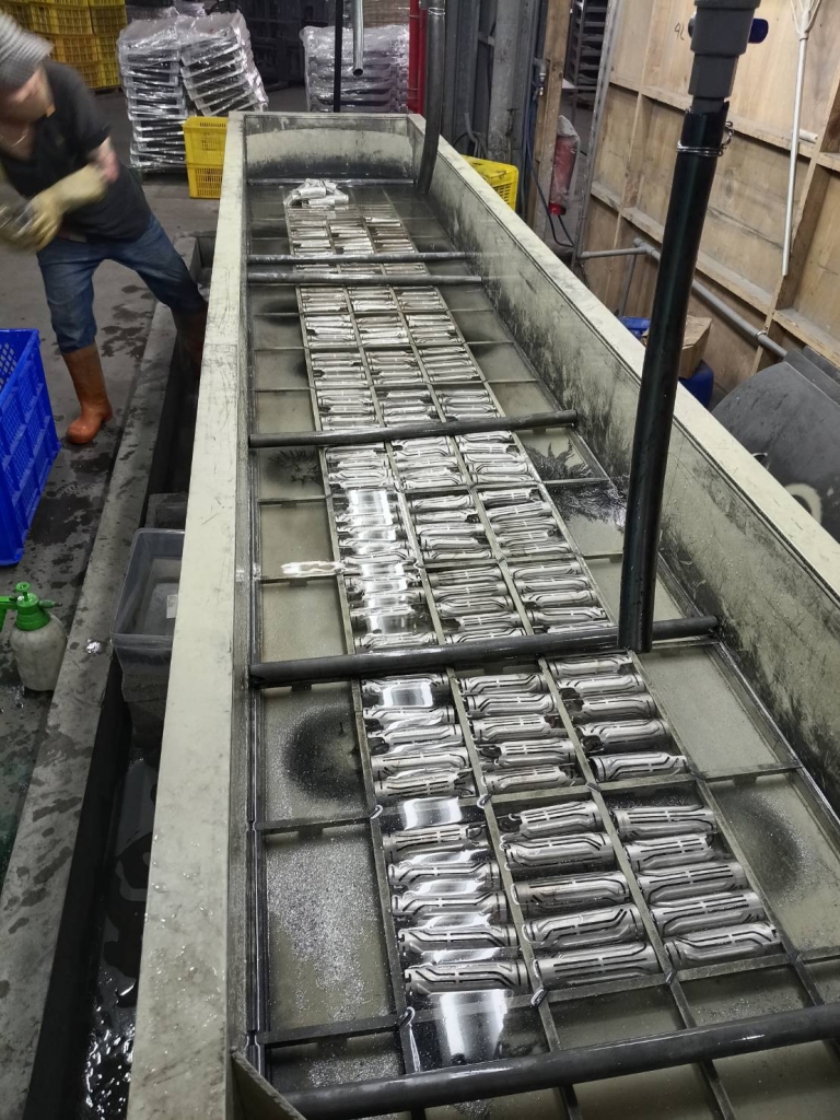 磁力震動製程 (適用高精度零件)