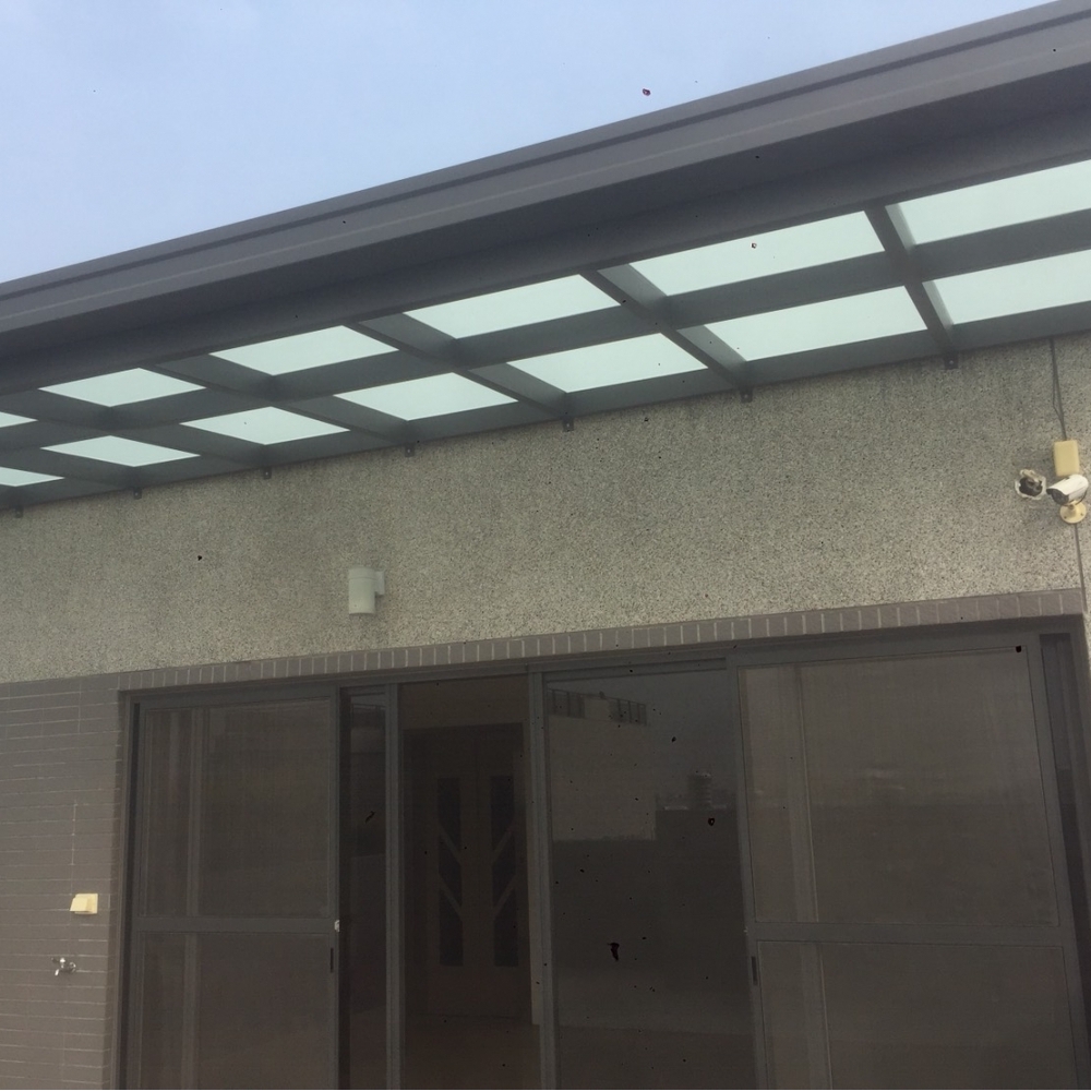 草屯玻璃採光罩-冠宇