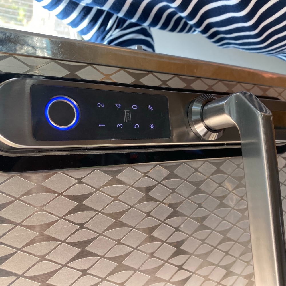 台中電子鎖指紋密碼感