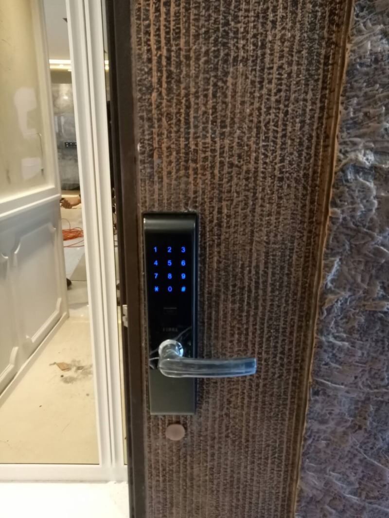 台中電子鎖指紋密碼感應扣-冠宇