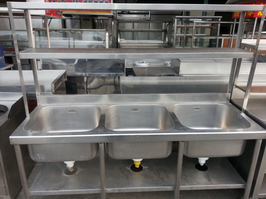 白鐵不鏽鋼工作台桌、水槽回收買賣2