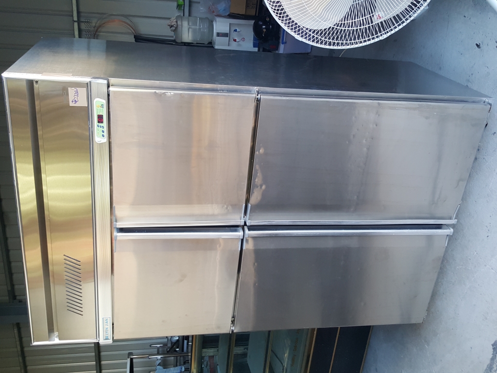 回收收購白鐵不鏽鋼冰箱、自助除霜冰箱、風冷氣冷冰箱
