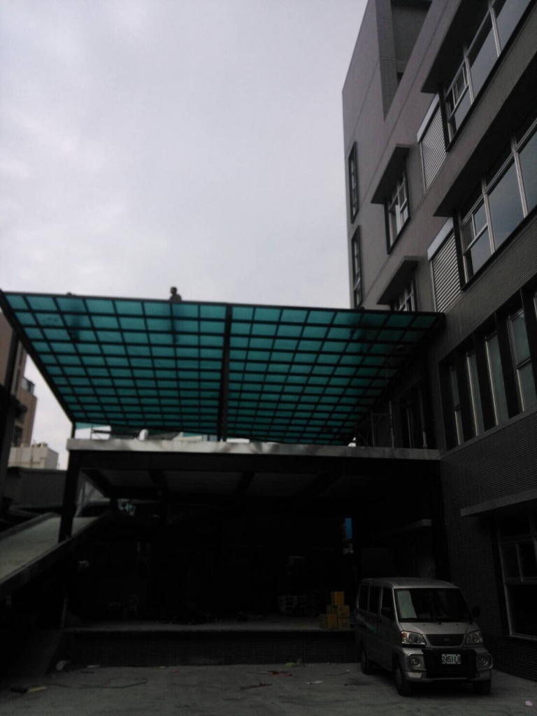新北市鐵皮屋工程-台北採光罩工程