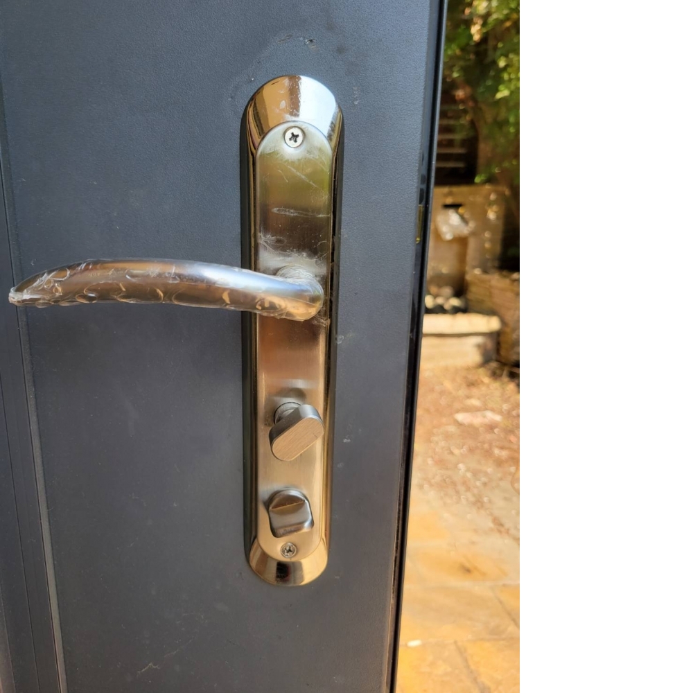 各式大門_房間門鎖安裝更換|台中門鎖安裝