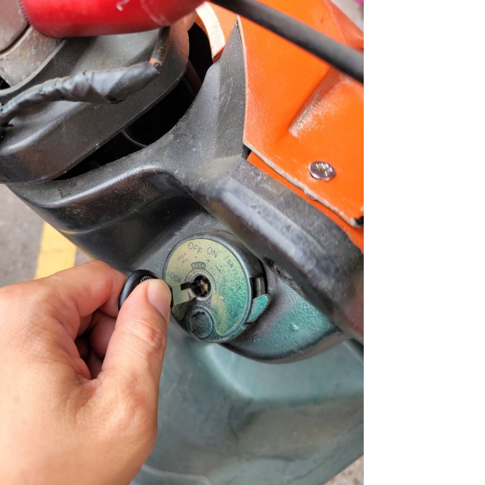 各廠牌汽機車開鎖_無樣配鎖|台中汽車遙控器拷貝