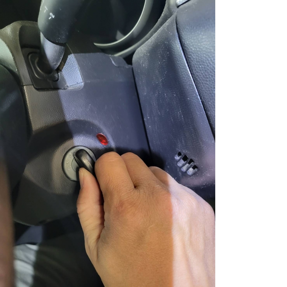 各廠牌汽機車開鎖_無樣配鎖|台中汽車遙控器拷貝