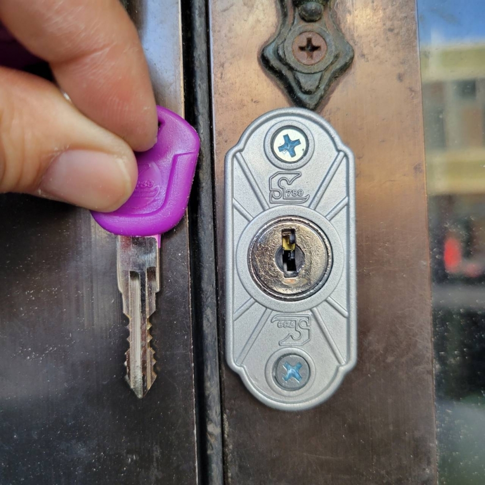 各式鋁門鎖｜台中門鎖安裝