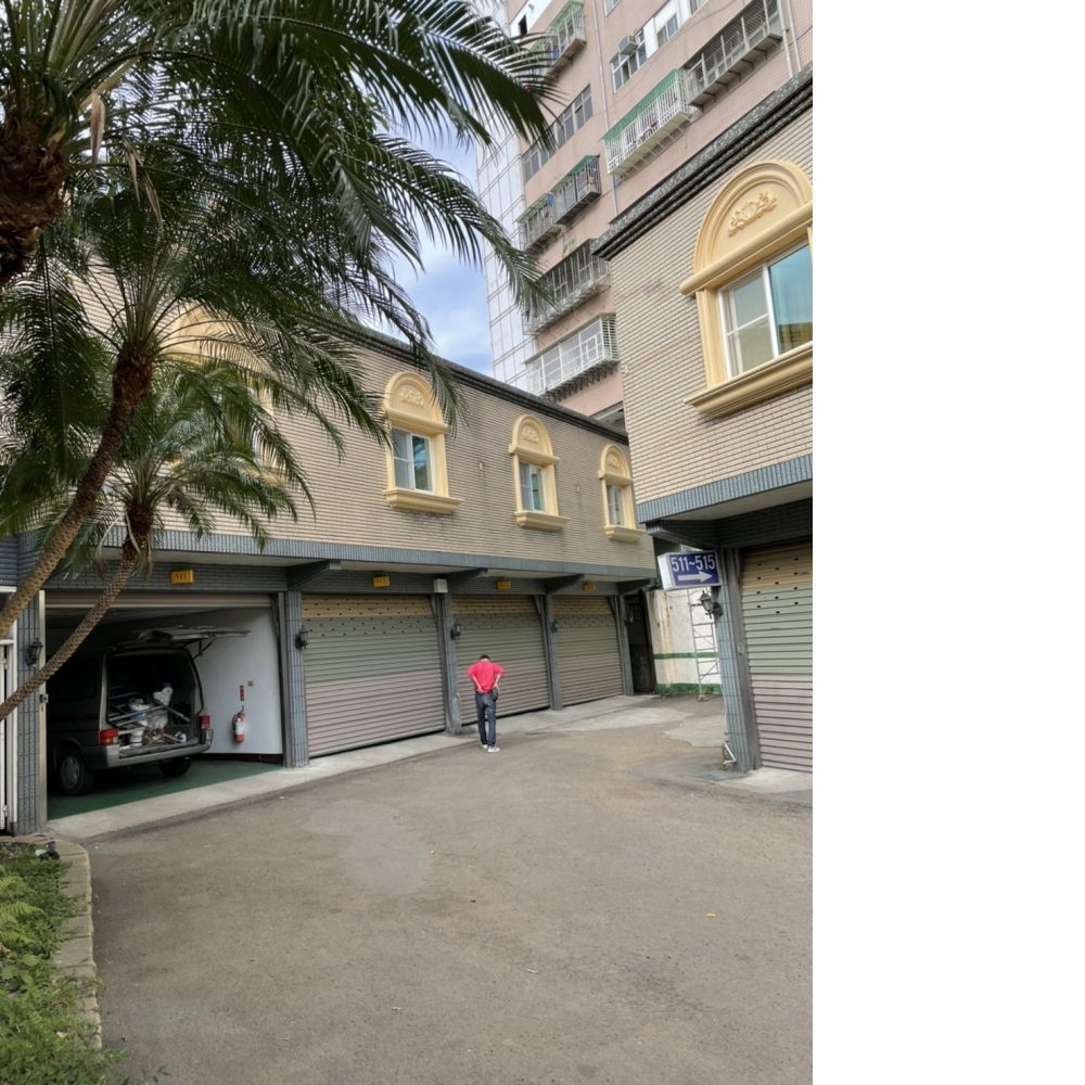 龜山區汽車旅館 磁磚面免克漏耐黃透明防水塗佈 窗框改色工程