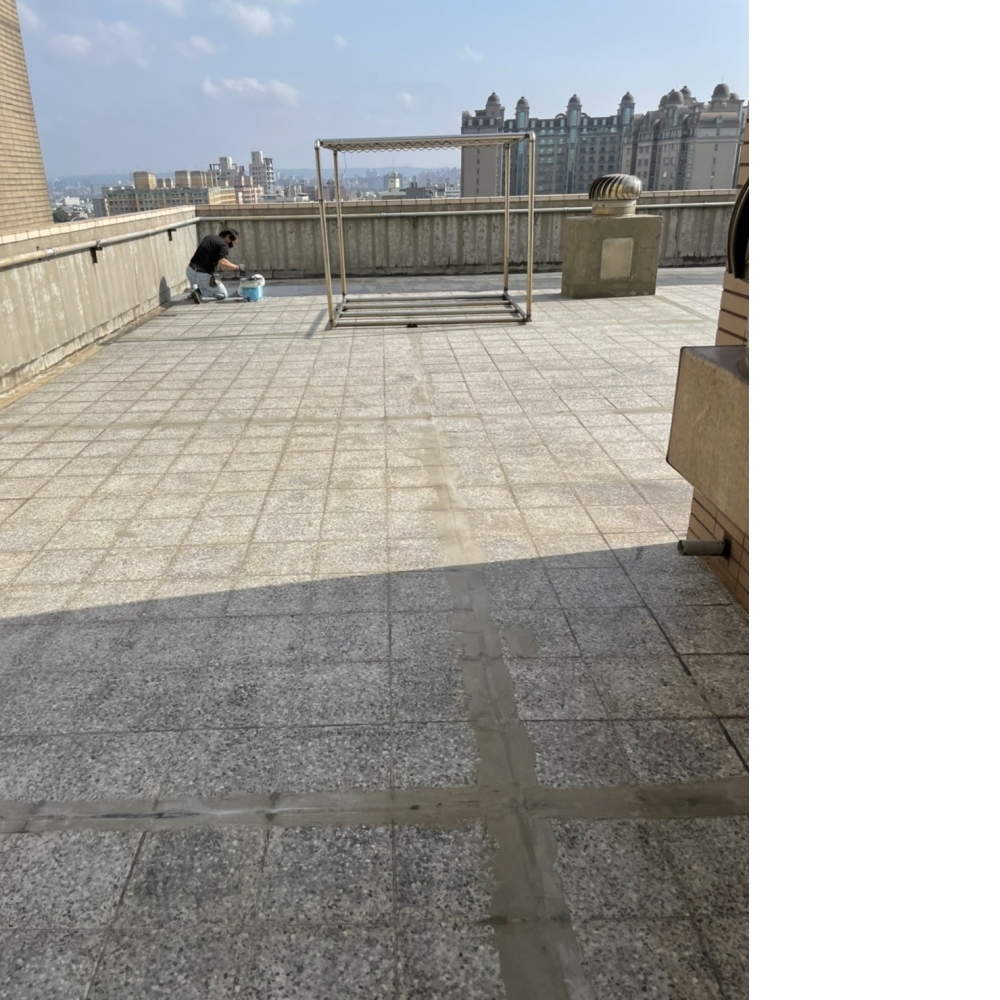 桃園防水-老社區頂樓地坪防水貼附抗裂網 艾富克防水塗料