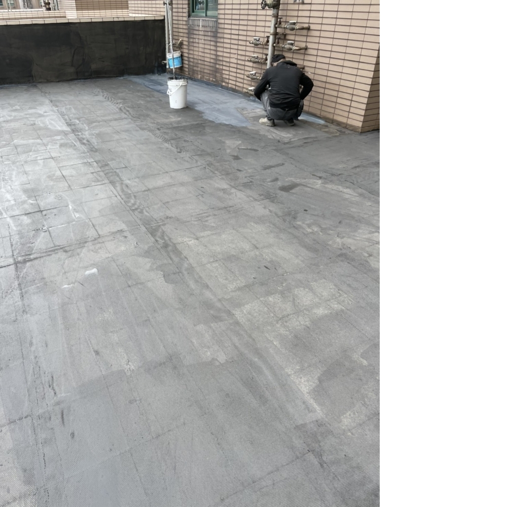 桃園防水-老社區頂樓地坪防水貼附抗裂網 艾富克防水塗料