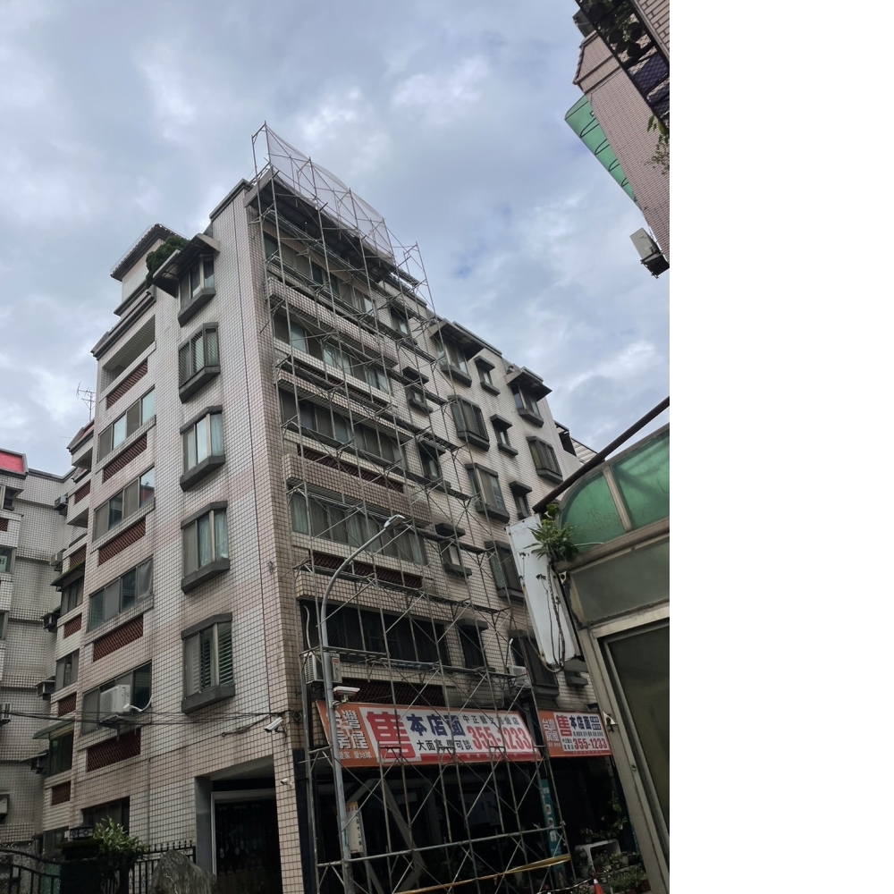 桃園區社區斜瓦掉落拆除防水鷹架工程