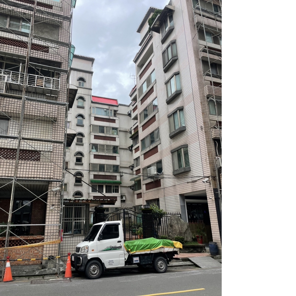 桃園區社區斜瓦掉落拆除防水鷹架工程