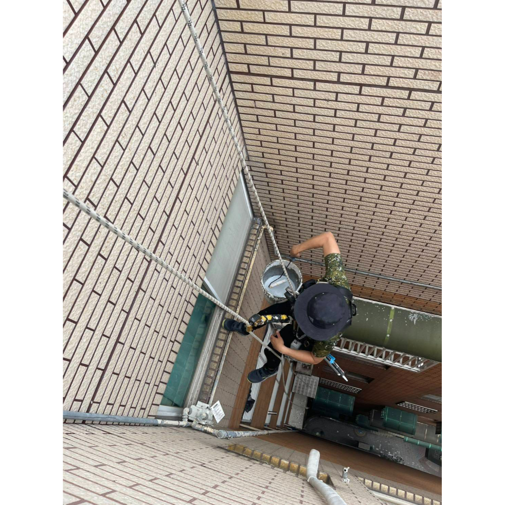 中壢外牆蜘蛛人防水工程
