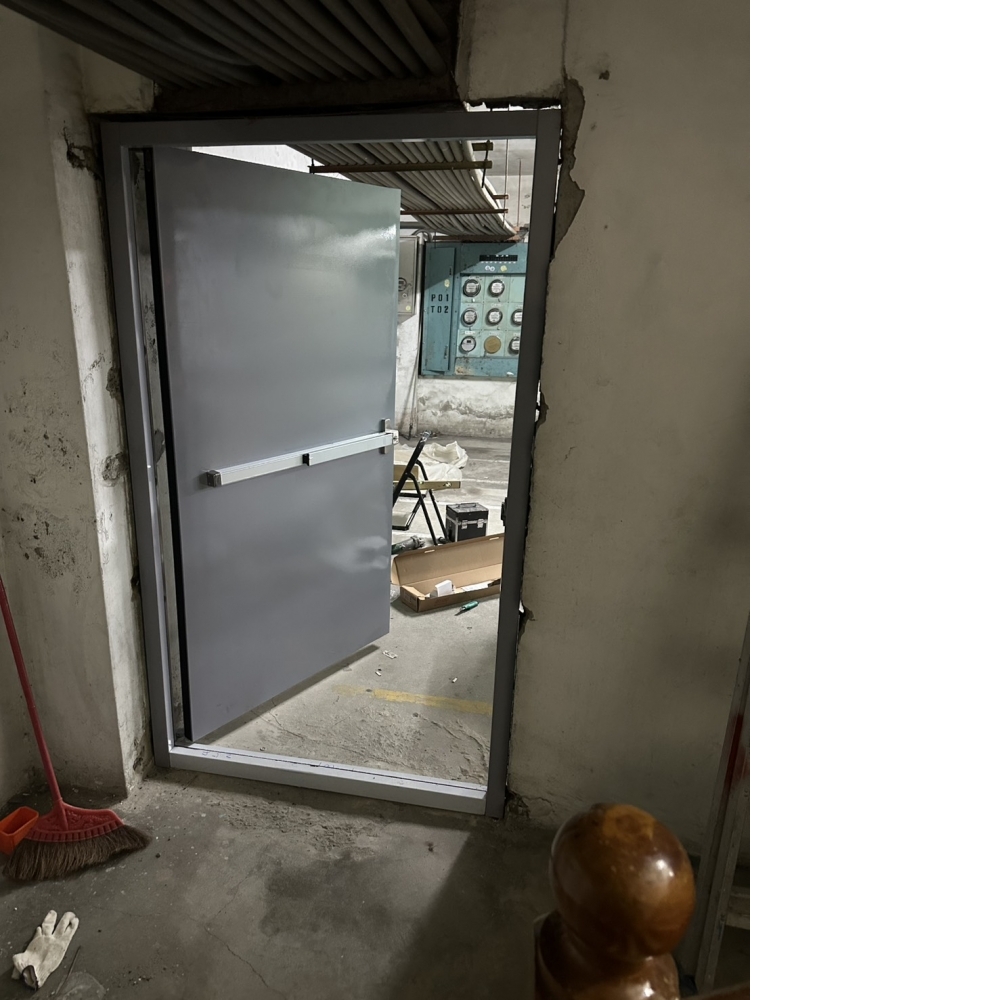 三重社區地下室防火門更新/F60A素面烤漆防火門/符合建築法規&消防法規