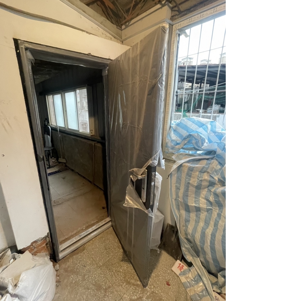 新莊公寓住家更換玄關門/直卡門
