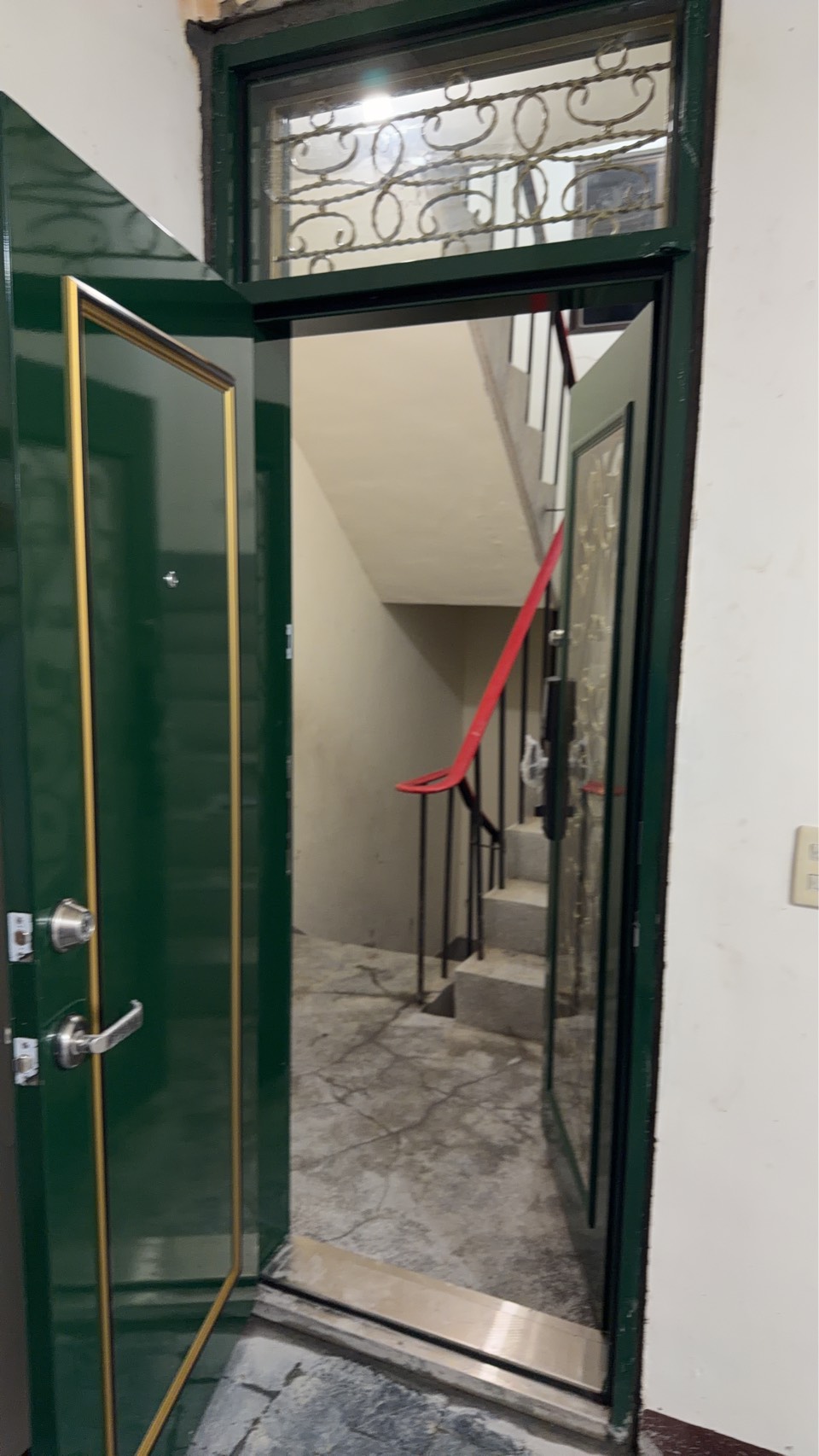 泰山住家更新雙玄關門+開天+Kwikset PF2八合一電子鎖