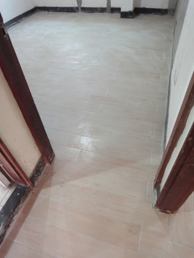 新北-永和-客廳房間地面貼木紋磚(後)