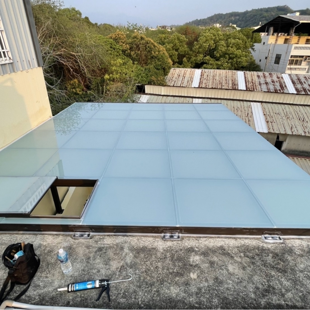 台中北屯採光罩施工