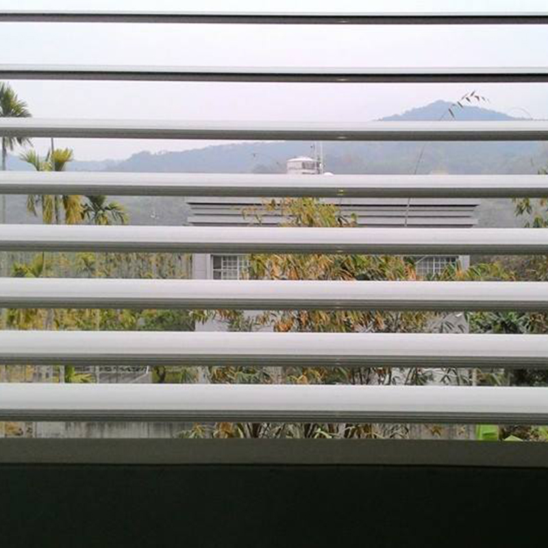 活動百葉窗(一)