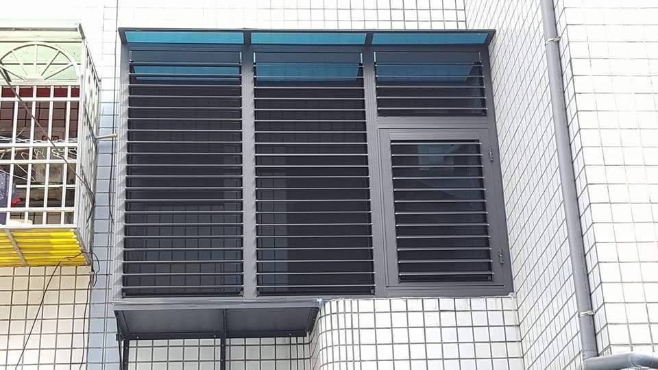 活動百葉窗(二)