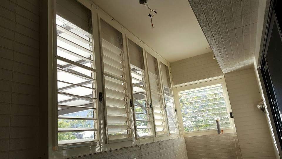 活動百葉窗(二)