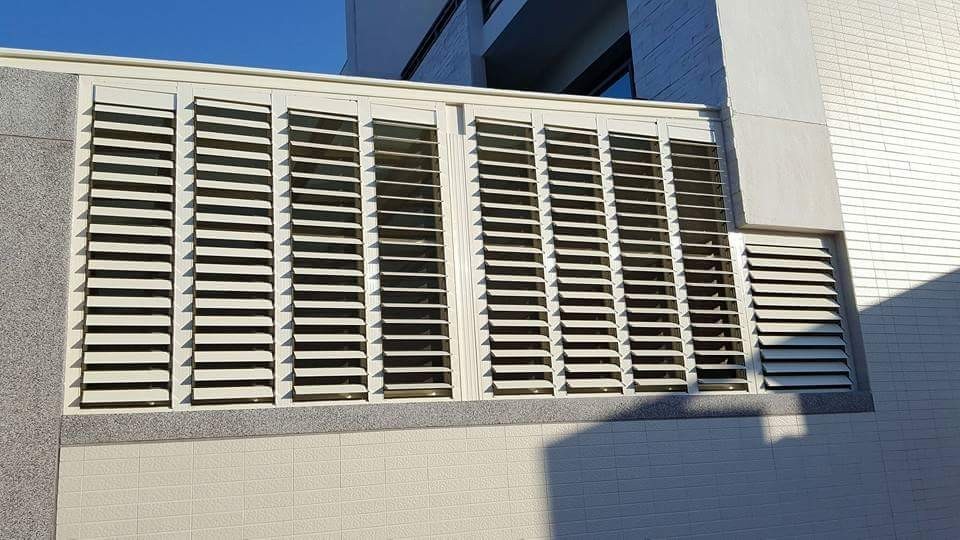 活動百葉窗(三)