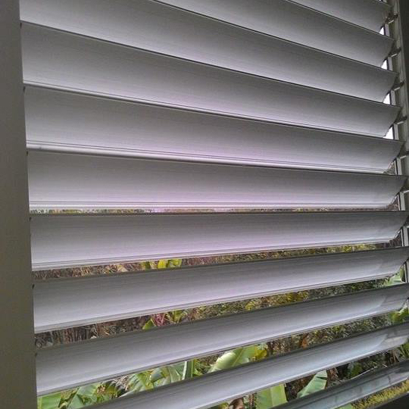 活動百葉窗(二)