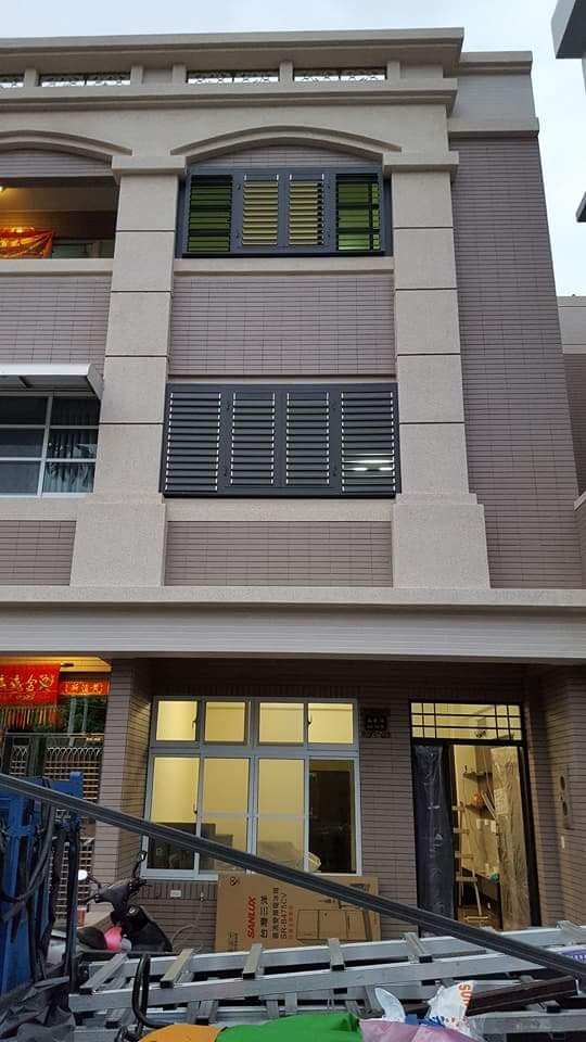 活動百葉窗(三)