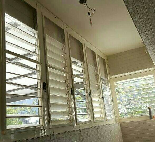 活動百葉窗(三)